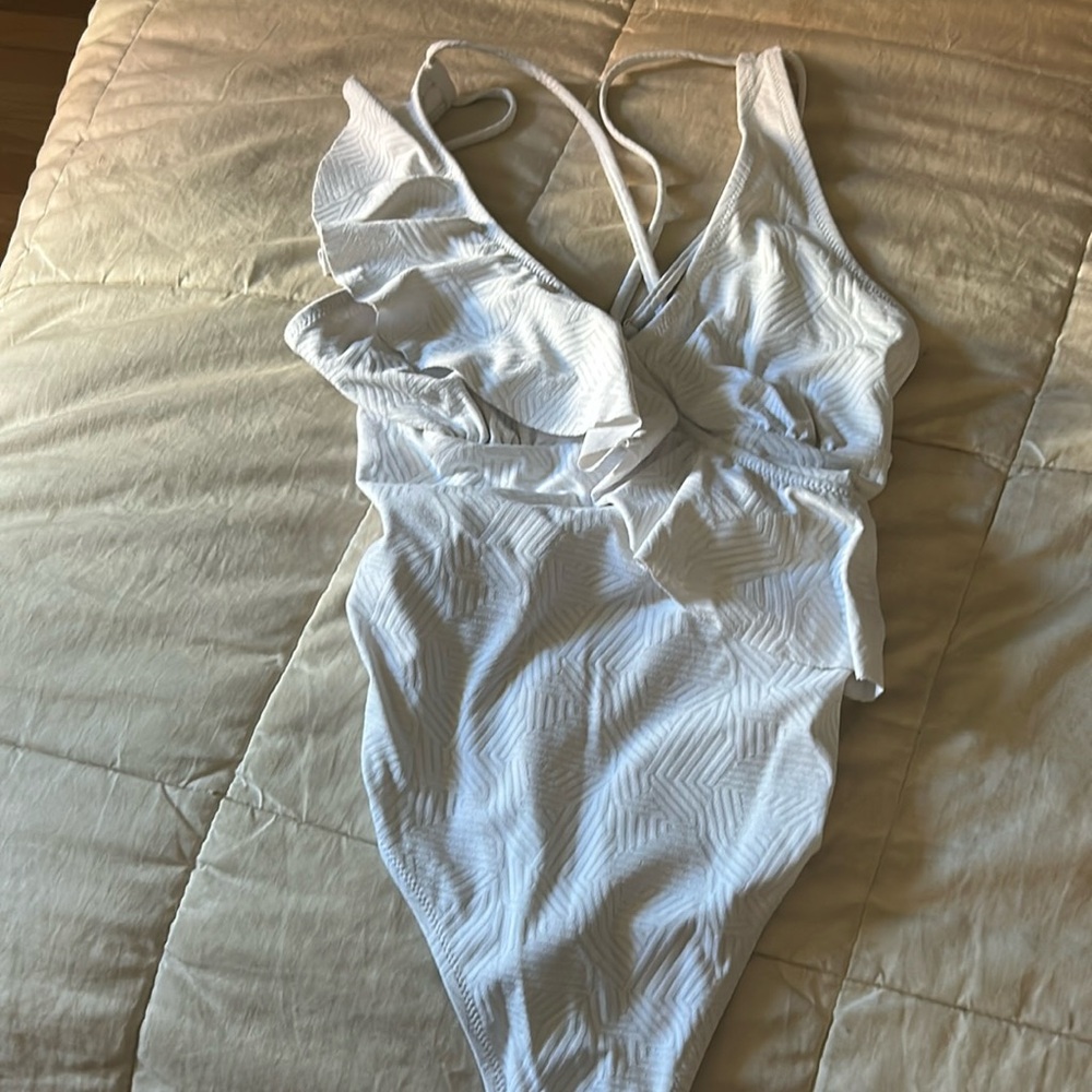 Ruffled Cupshe Bathing Suit